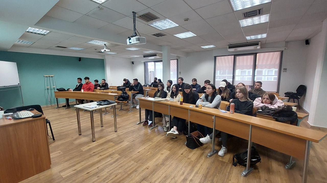 CITY College Business students engage with international HR expert on core management principles during virtual session